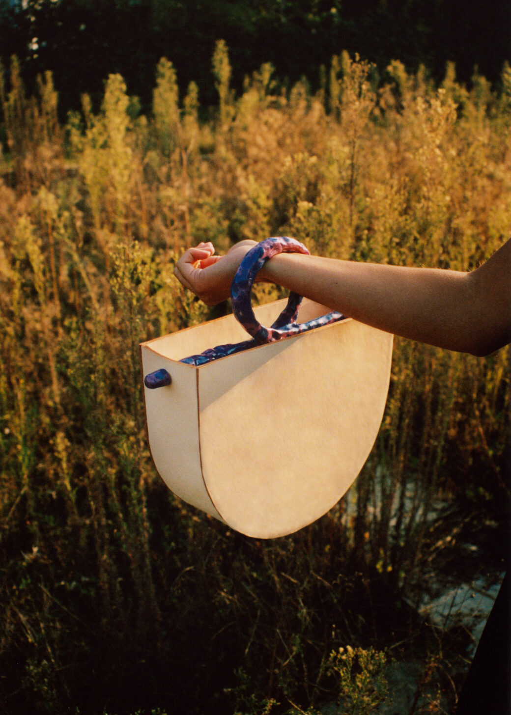 ceramics | leather | woman | bag | nature